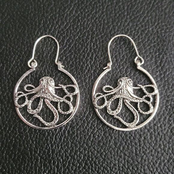 Octopus silver tone hoop earrings - Picture 3 of 3